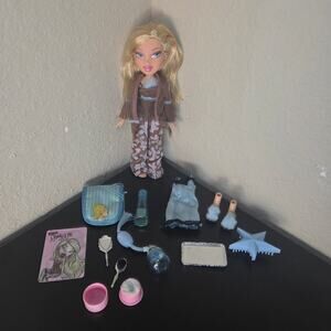 Vintage 2004 Bratz Nighty Nite Cloe 1st Edition Doll Near Complete with Perfume